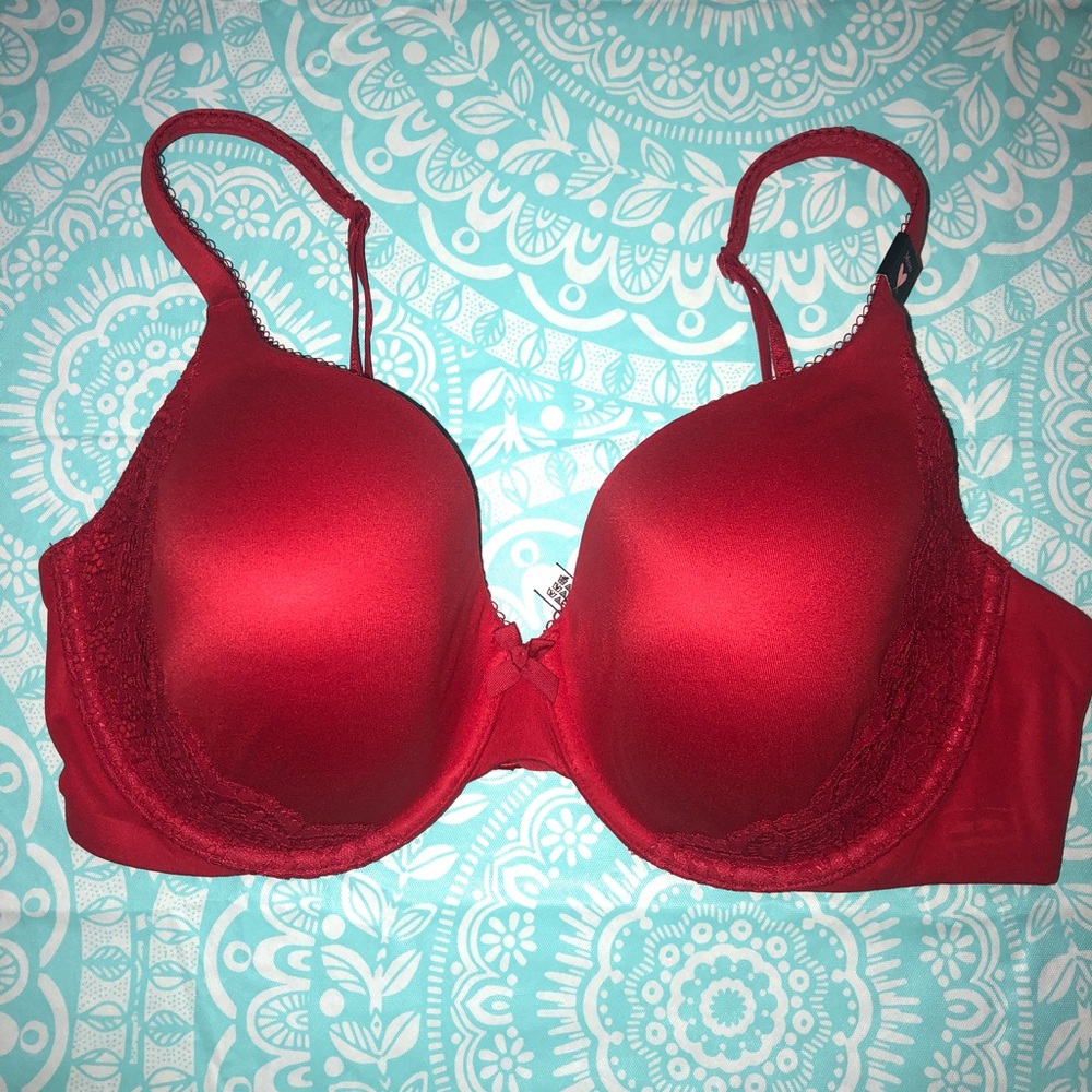 Victoria’s Secret body by Victoria bra NWT red